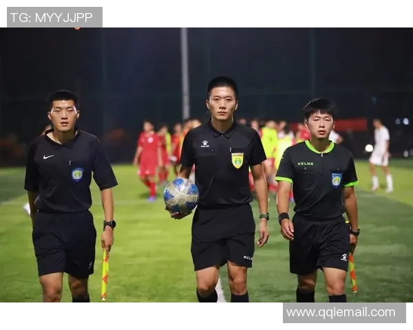 重庆足球队灵活性分析与战术适应性研究探讨