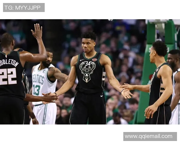 字母哥选择观望雄鹿夺冠前景拒绝提前续约决策