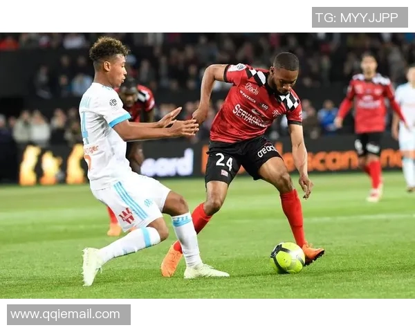 格勒诺布尔与红星的激烈对决展现足球魅力与战术智慧的巅峰较量 格勒诺布尔与红星的激烈对决展现足球魅力与战术智慧的巅峰较量