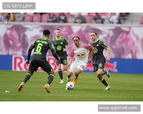 莱红牛主场迎战不莱梅争夺三分全力以赴展现球队实力