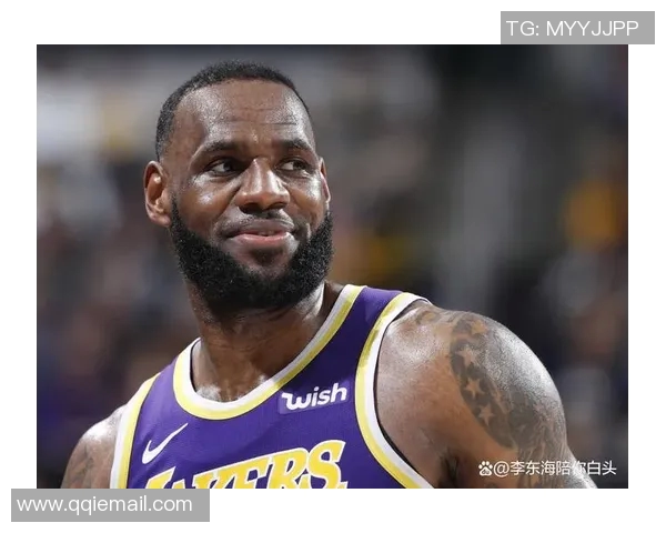 詹姆斯：篮球传奇背后的奋斗故事与辉煌成就解析