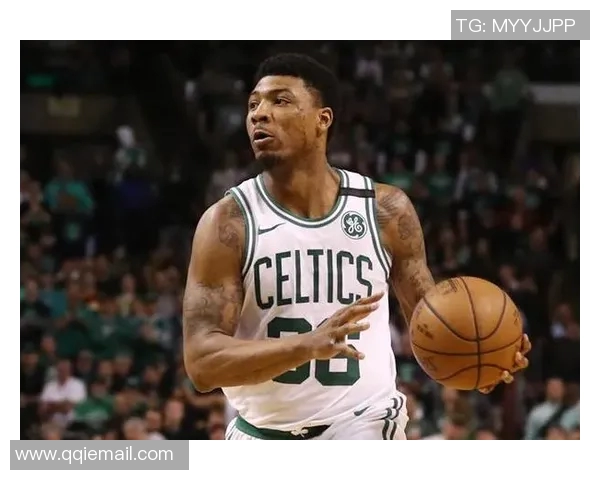 马库斯斯马特的篮球之路与职业生涯的辉煌成就探讨 马库斯斯马特的篮球之路与职业生涯的辉煌成就探讨