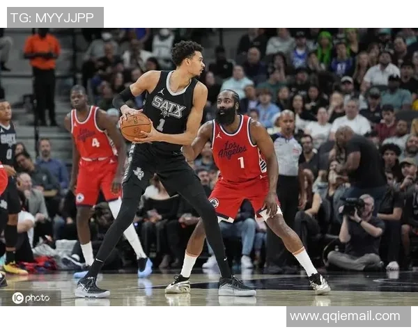 2019年快船与马刺激战回顾：一场精彩绝伦的NBA对决与历史瞬间