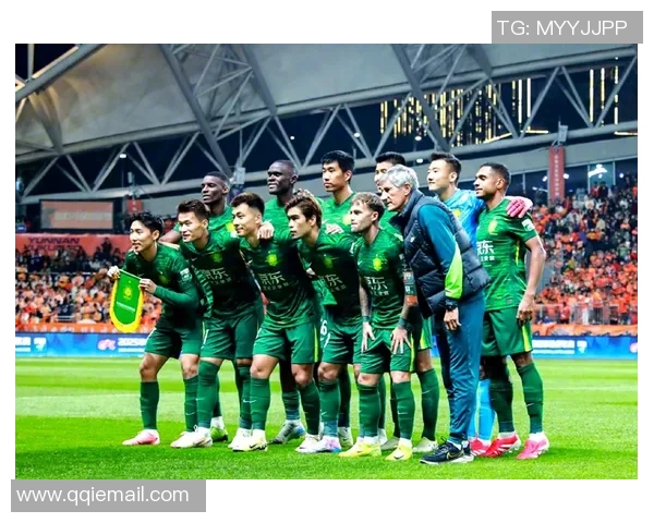 全北现代与北京国安激战亚冠赛场争夺荣耀之战